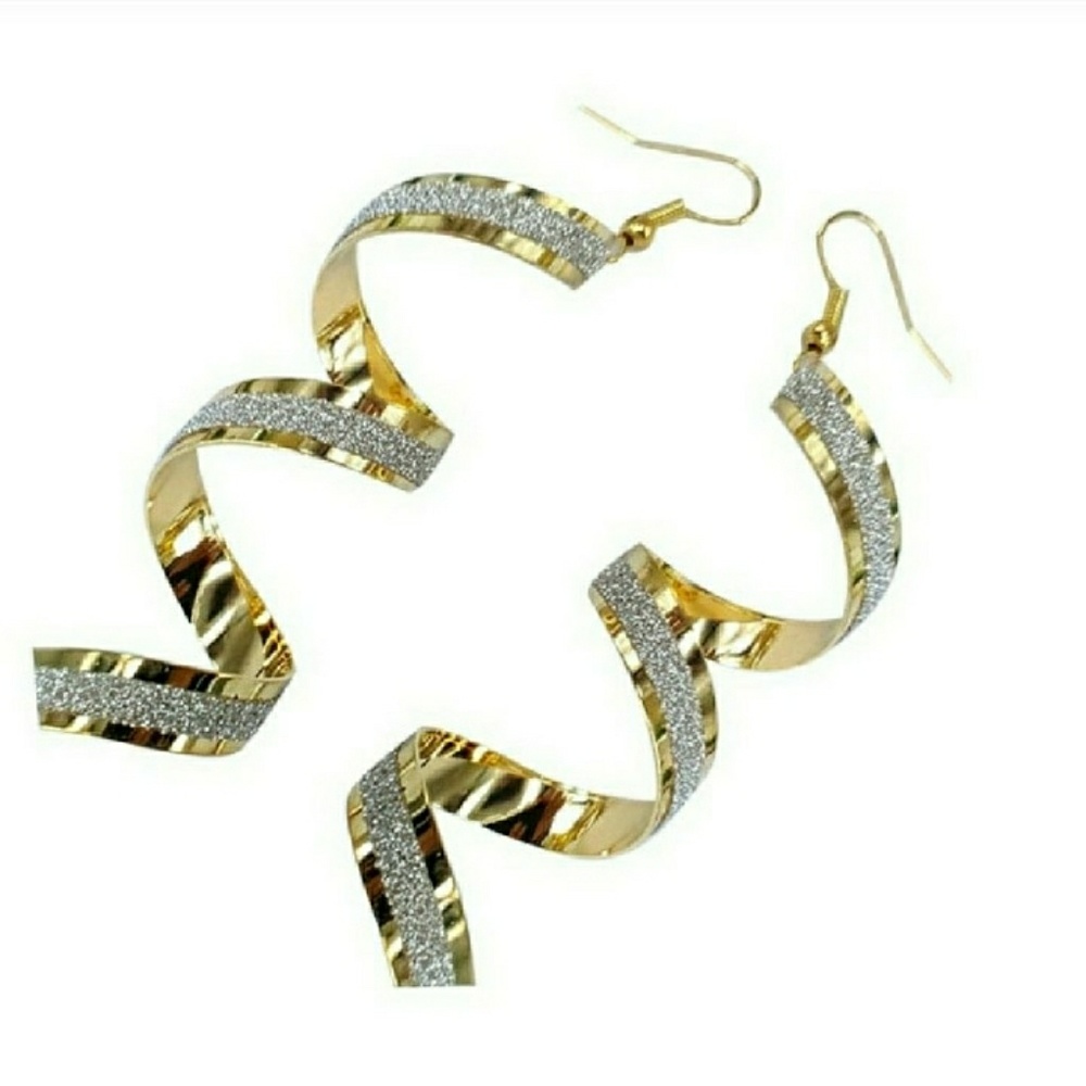 🎀Dazzling Golden Lady Twist Earings - Picture 7 of 7